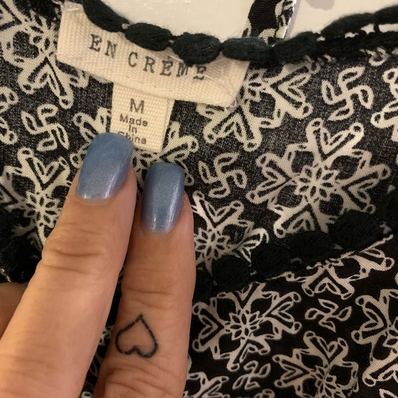 Maxi Dress Beautiful Pattern Crew Neck Tie In Back Size Med Dress up or casual! - Picture 4 of 4